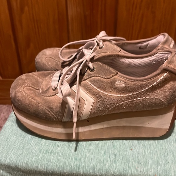 Sketchers from something else size 5.5 US wedge tan upper leather - Picture 5 of 13